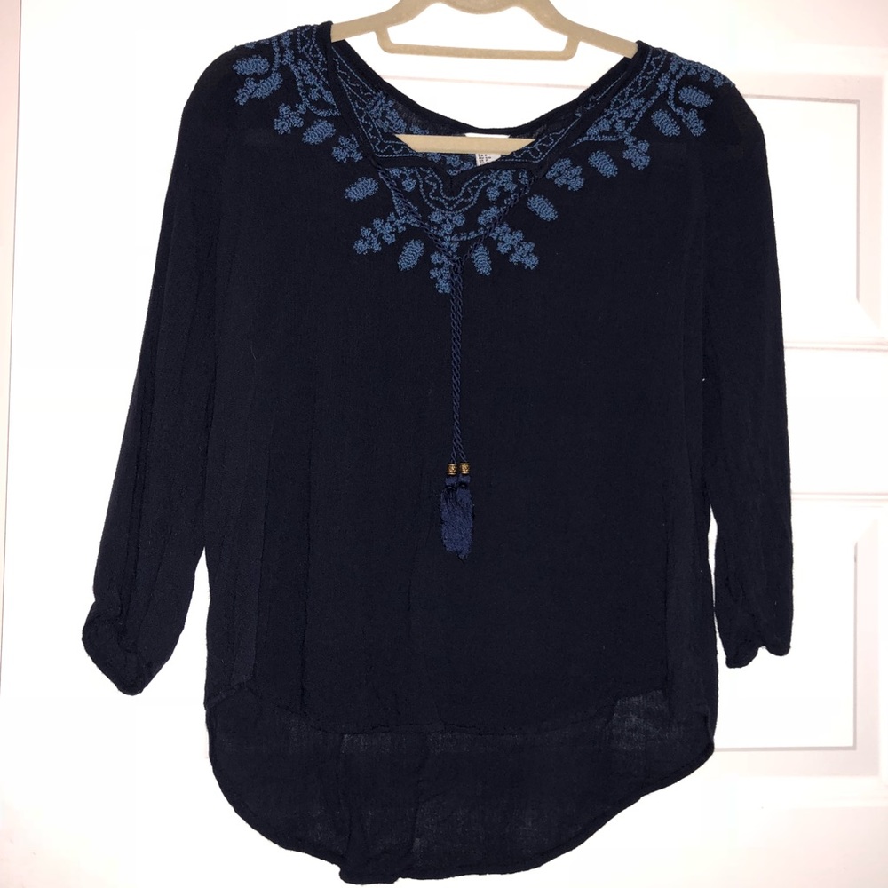 cute blue blouse!